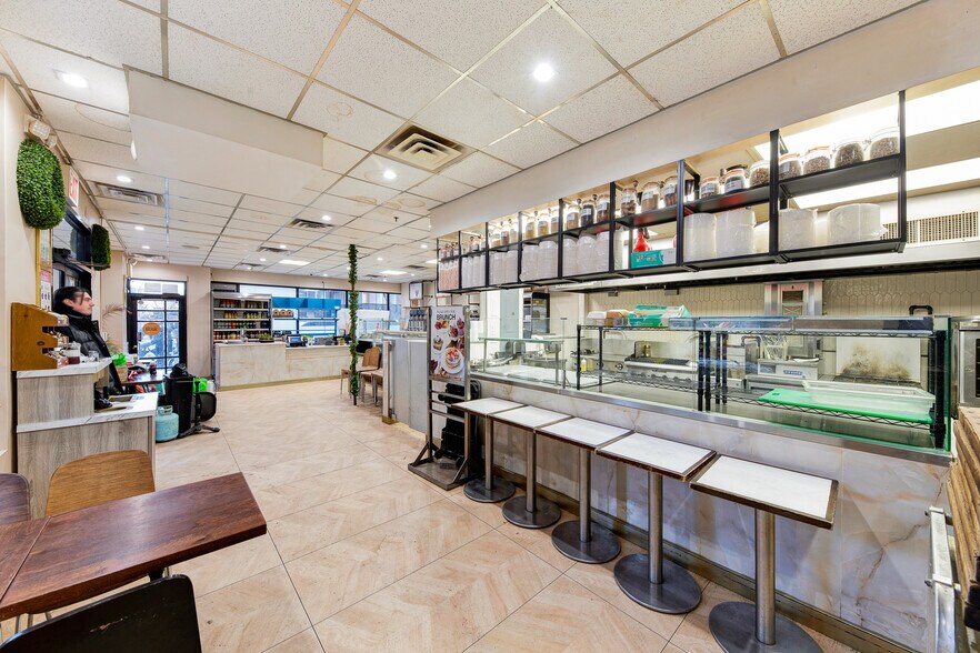 More Photos Of 348 E 49th St, New York Apartments For Lease