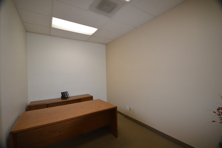 More Photos Of 8433 N Black Canyon Fwy, Phoenix Office For Lease