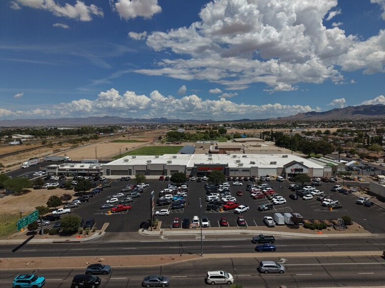 Primary Photo Of 3124-3150 N Stockton Hill Rd, Kingman Storefront For Sale
