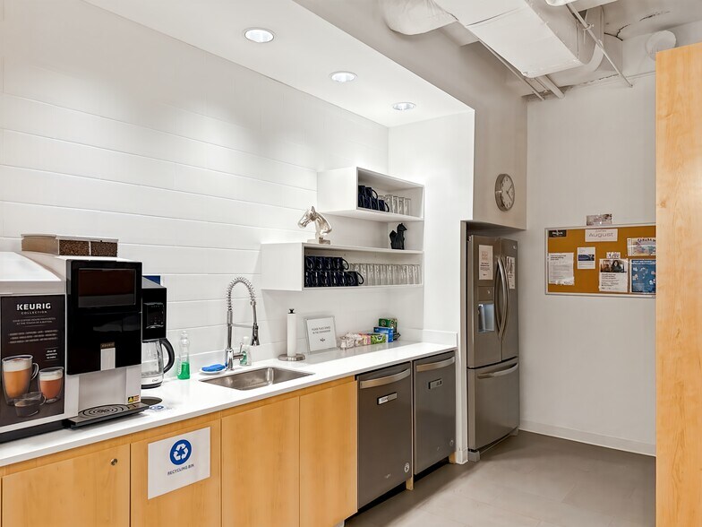 More Photos Of 888 3rd St SW, Calgary Coworking Space