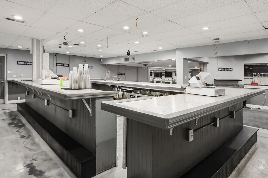 More Photos Of 1662 W Mound St, Columbus Restaurant For Sale