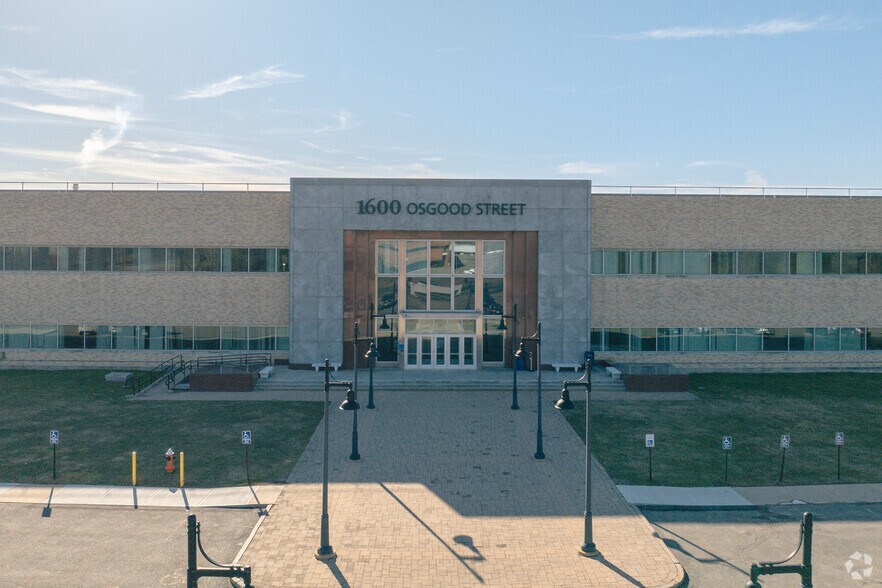 More Photos Of 1600-1630 Osgood St, North Andover Office For Lease