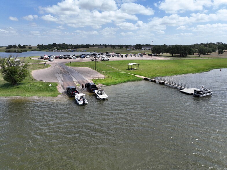 More Photos Of 505 Marina, Brenham Specialty For Sale