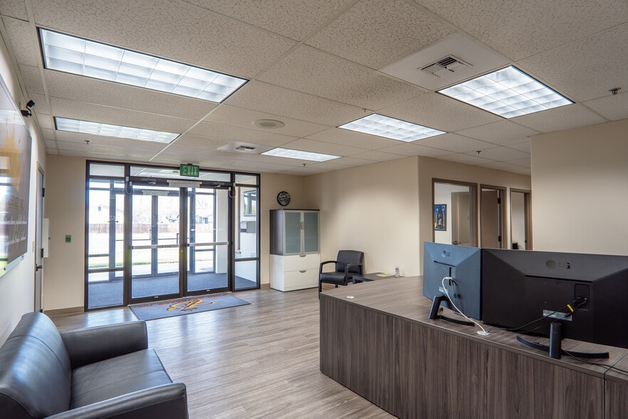 More Photos Of 94 W Valley Mall Blvd, Union Gap Distribution For Lease