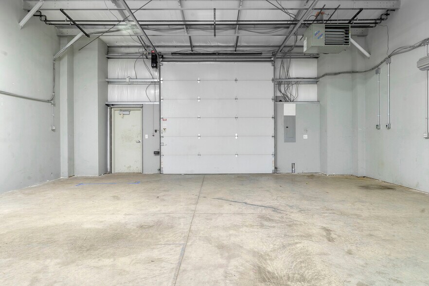 More Photos Of 1551 Amy Ln, Franklin Distribution For Lease