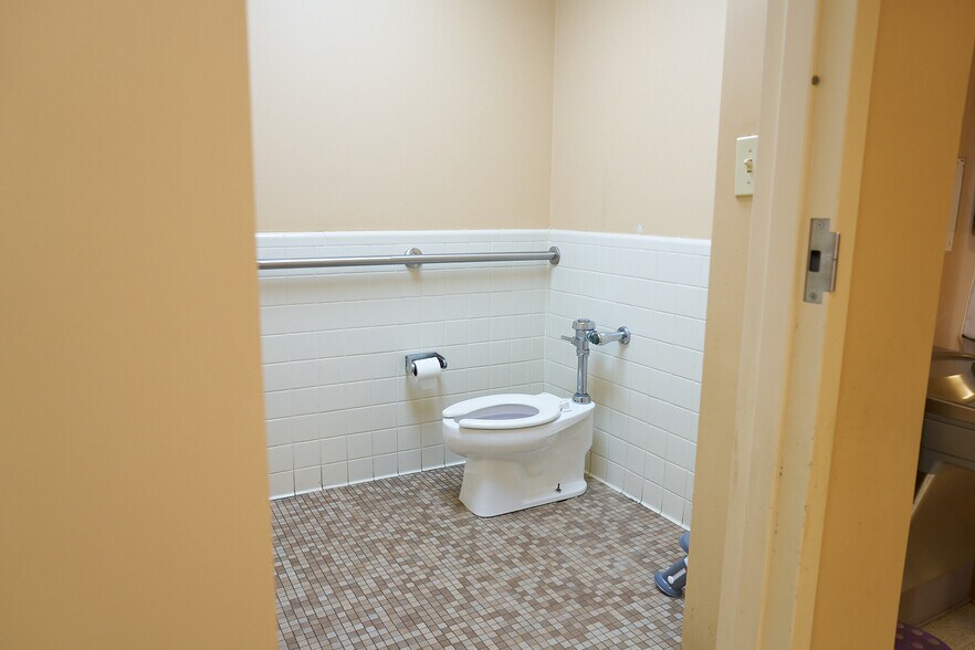 More Photos Of 309 S Scott St, Senatobia Daycare Center For Sale