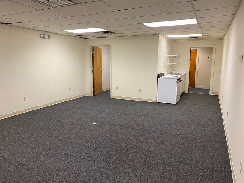 More Photos Of 90 S Park St, Willimantic Warehouse For Lease