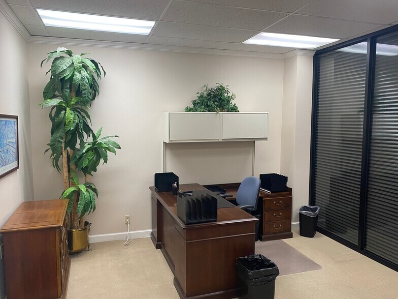 More Photos Of 1300-1306 Santa Barbara St, Santa Barbara Office For Lease