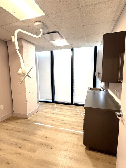 More Photos Of 601 N Federal Hwy, Hallandale Beach Office For Lease