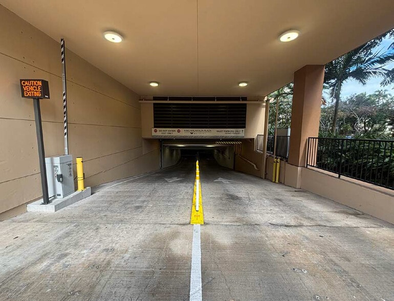 More Photos Of 2080 Kalakaua Ave, Honolulu Hotel For Sale