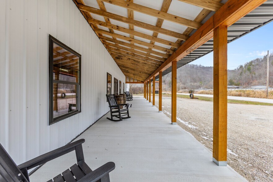 More Photos Of 9585 Campton Rd, Stanton Light Distribution For Sale