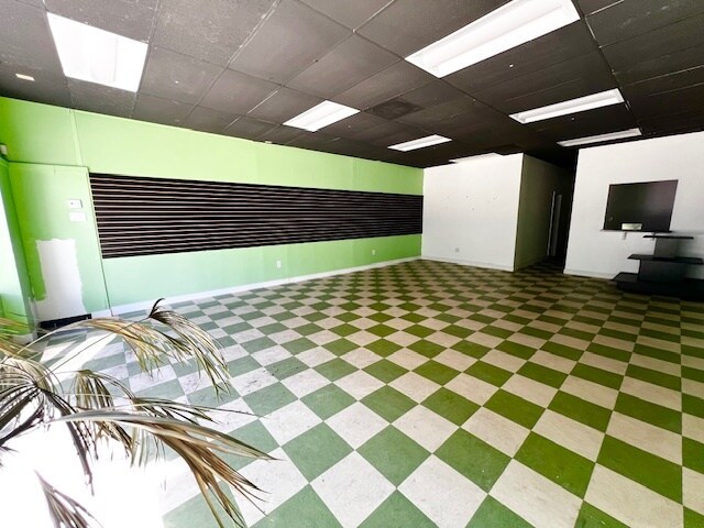 Primary Photo Of 1001 S Broadway, Los Angeles Storefront For Lease