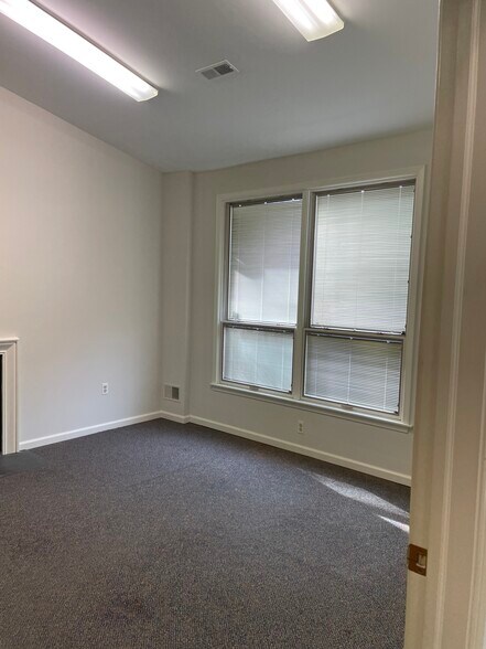 More Photos Of 252 W Swamp Rd, Doylestown Office For Lease