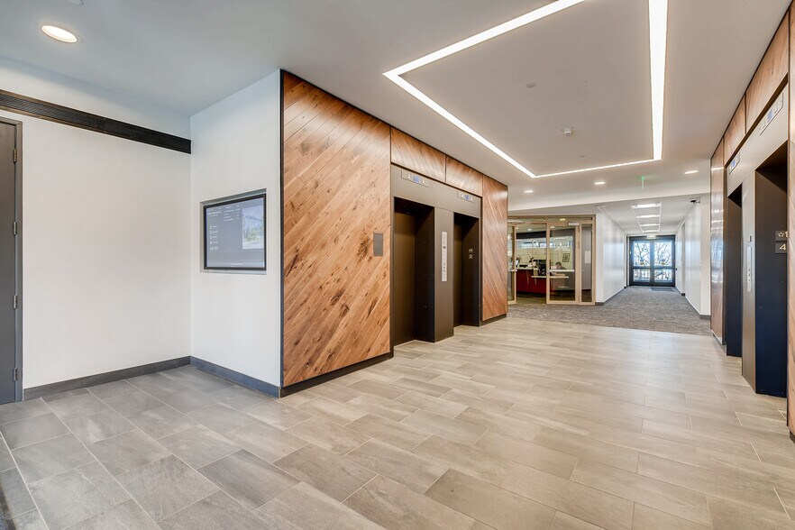 More Photos Of 3151 S Vaughn Way, Aurora Office For Lease