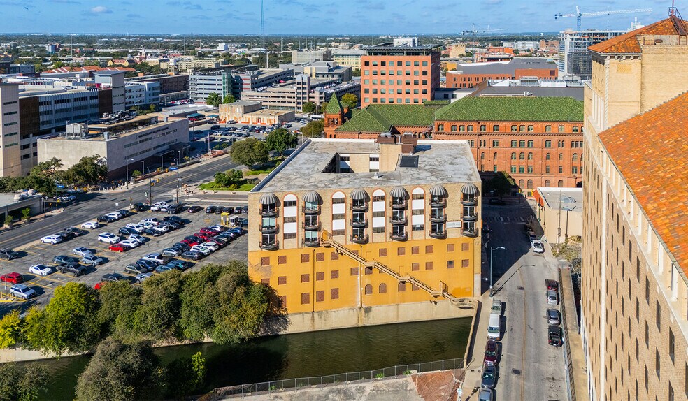 More Photos Of 100 Villita St, San Antonio Hotel For Sale