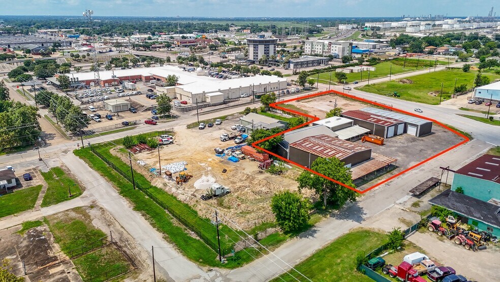 More Photos Of 100 N Richey St, Pasadena Warehouse For Lease