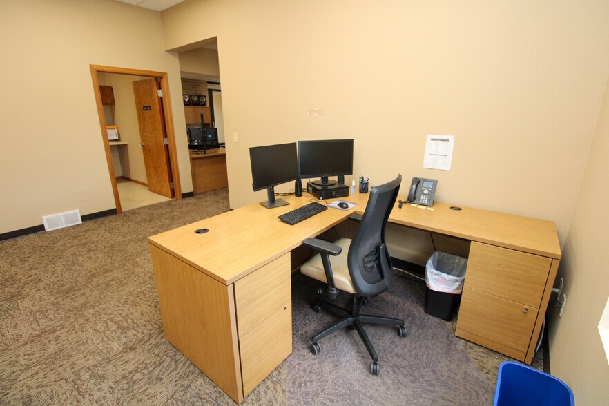 More Photos Of 100 E 3rd St, Galva Office For Sale