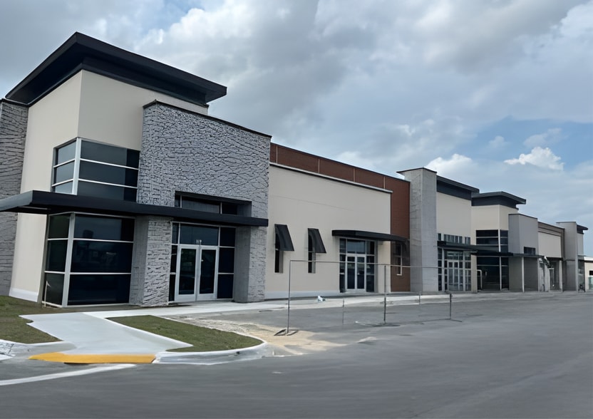 More Photos Of 2508 – 2516 Jacks Rd, Davenport Storefront Retail Office For Lease