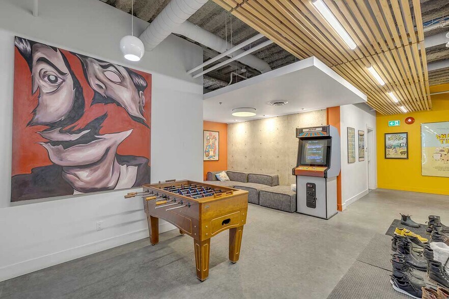 More Photos Of 554 Leon Av, Kelowna Office For Sale