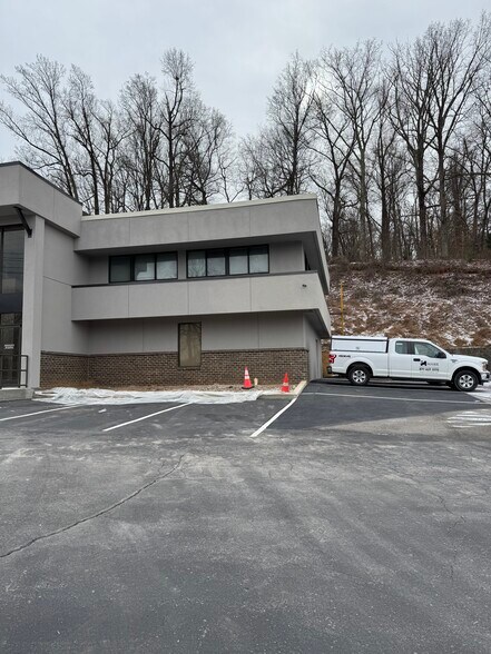 More Photos Of 6515 Clinton Hwy, Knoxville Office For Sale