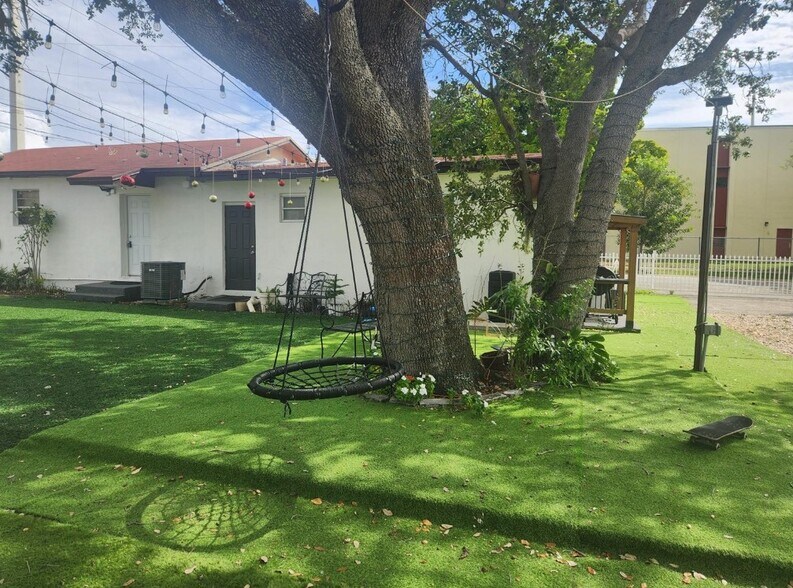 More Photos Of 1000 Foster Rd, Hallandale Beach Religious Facility For Sale