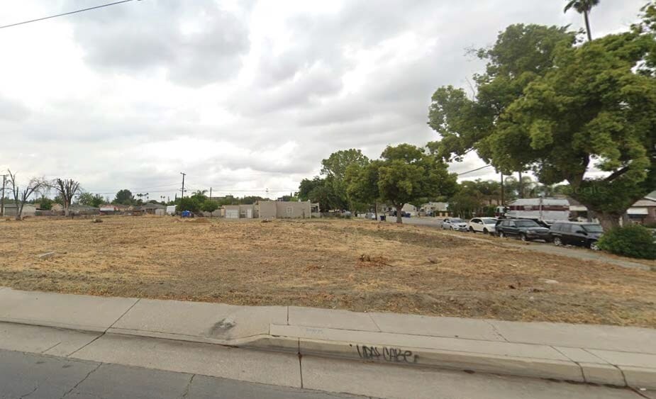 More Photos Of 1950 N Mount Vernon Ave, San Bernardino Land For Sale