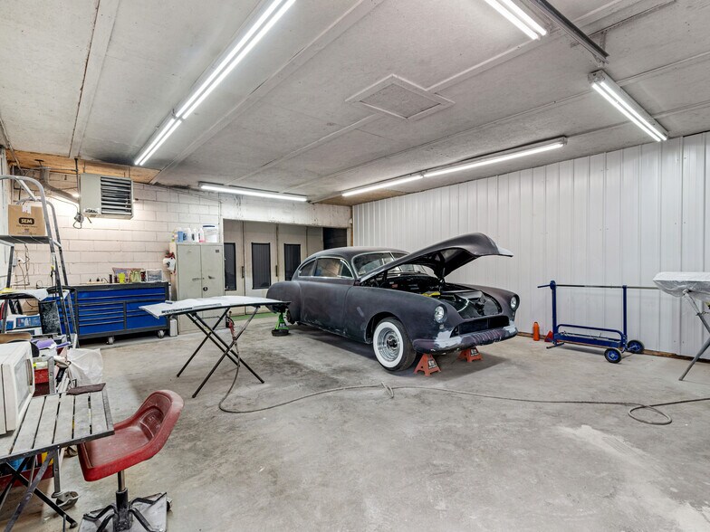 More Photos Of 1108 Anne St, Griffin Auto Repair For Sale