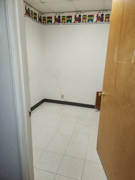 More Photos Of 1619 Cecil Ave, Delano Medical For Lease