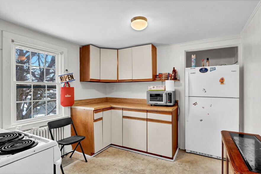 More Photos Of 93 Elm St, Old Saybrook Restaurant For Sale