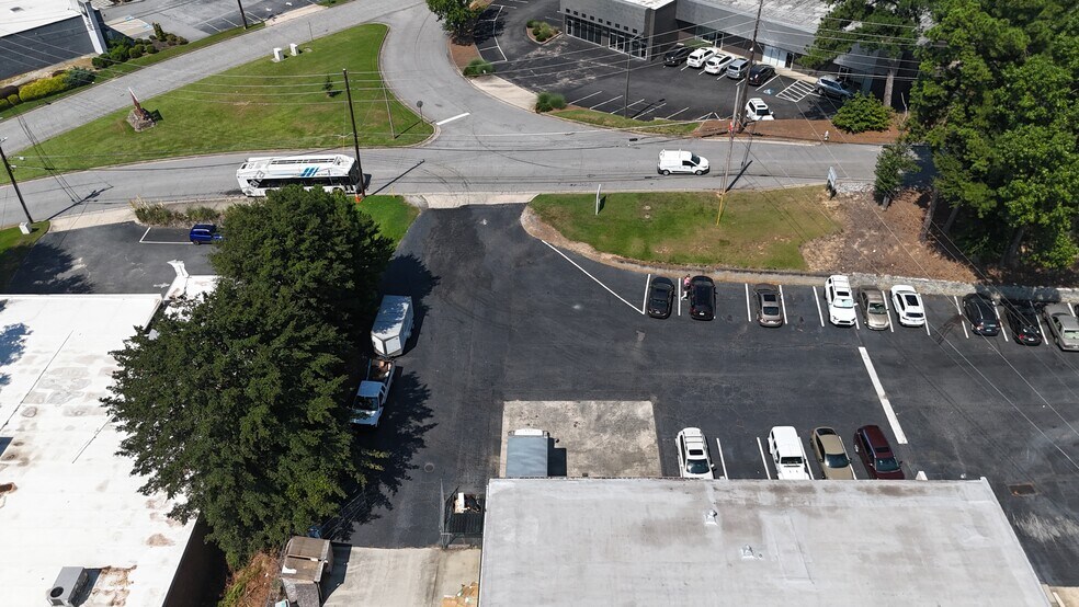More Photos Of 2115 Hills Ave NW, Atlanta Warehouse For Lease