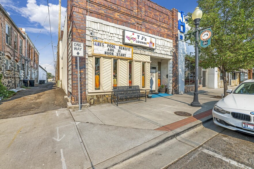 Primary Photo Of 112 Broadway Ave S, Buhl Storefront For Sale