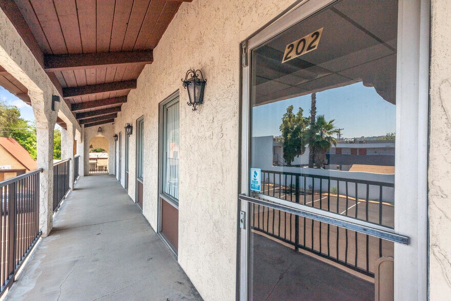 More Photos Of 266 S Magnolia Ave, El Cajon Office For Lease