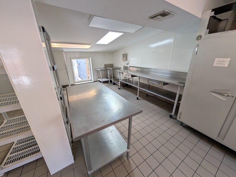 More Photos Of 2220 N Charles St, Baltimore Office For Sale