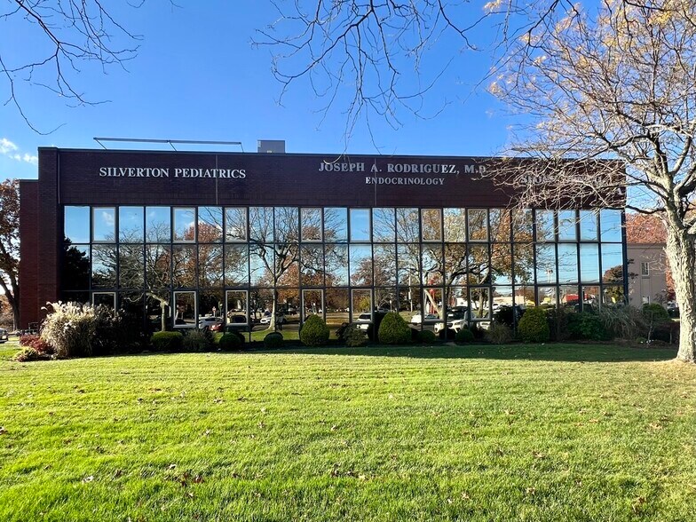 More Photos Of 1314 Hooper Ave, Toms River Medical For Lease