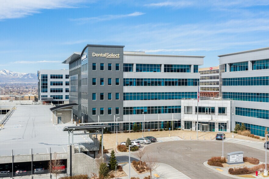 More Photos Of 75-95 W Towne Ridge Pky, Sandy Office For Lease