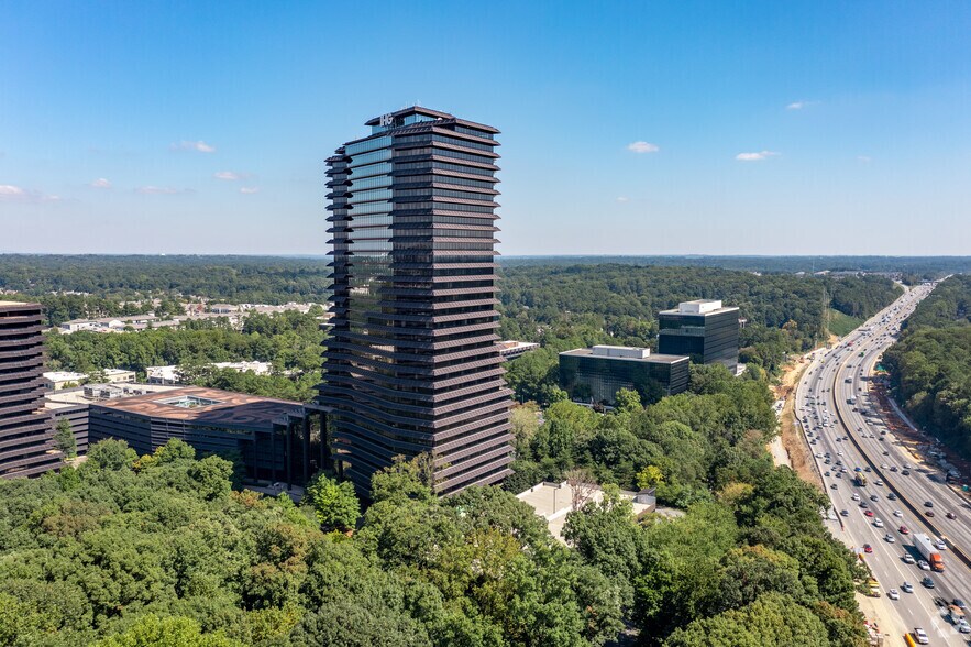 More Photos Of 3 Ravinia Dr, Atlanta Office For Lease