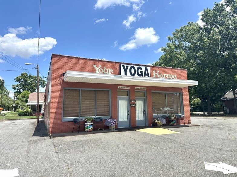 Primary Photo Of 195 W Statesville Ave, Mooresville Freestanding For Sale