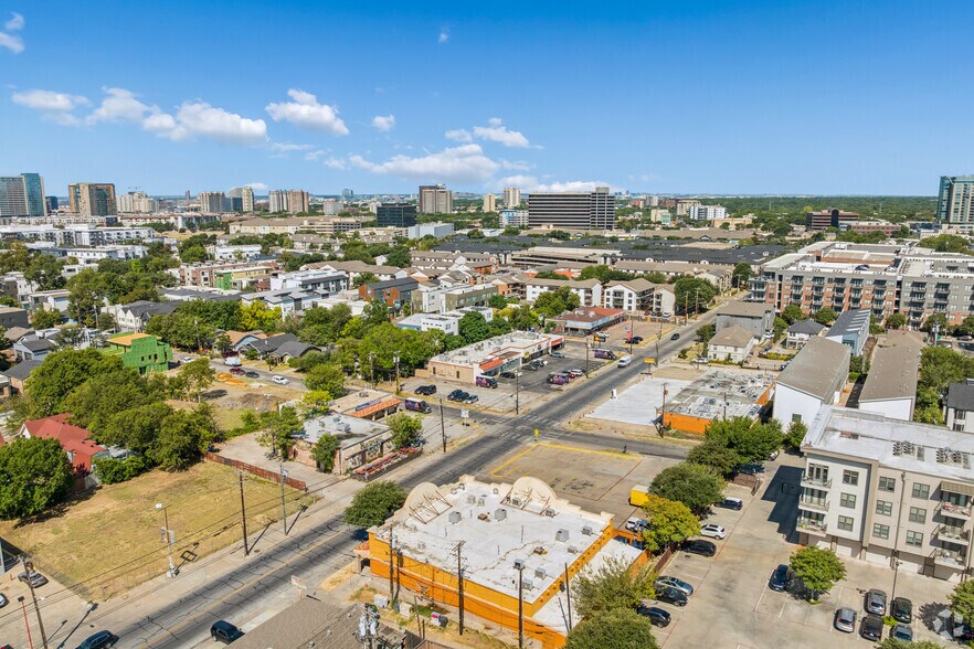More Photos Of 2420 N Fitzhugh Ave, Dallas Supermarket For Lease
