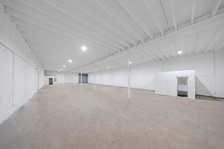 More Photos Of 3916-3920 NW 32nd Ave, Miami Warehouse For Lease