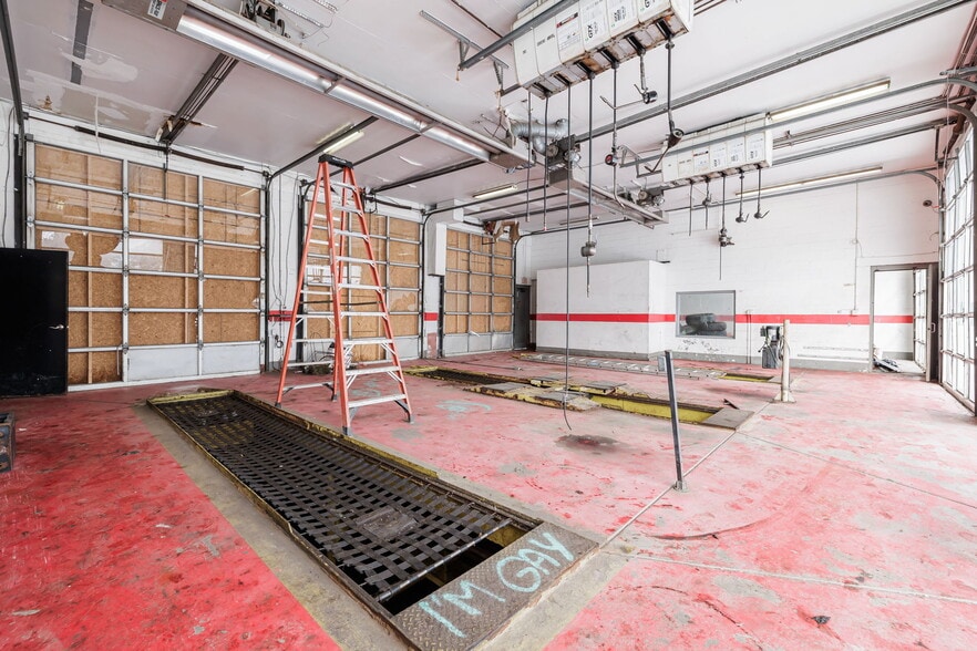 More Photos Of 3621 Dewey Ave, Rochester Service Station For Lease