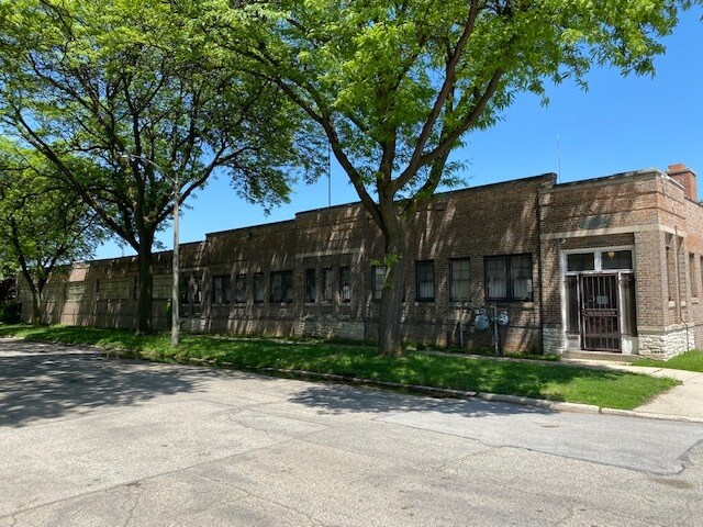 More Photos Of 3860 N Palmer St, Milwaukee Flex For Sale
