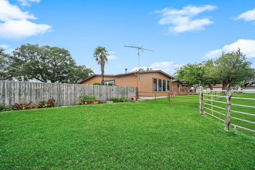 More Photos Of 119 FM 1891, Shiner Land For Sale