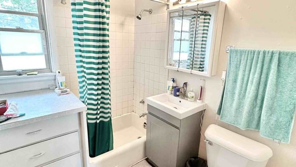 More Photos Of 2276 N 94th St, Wauwatosa Apartments For Sale