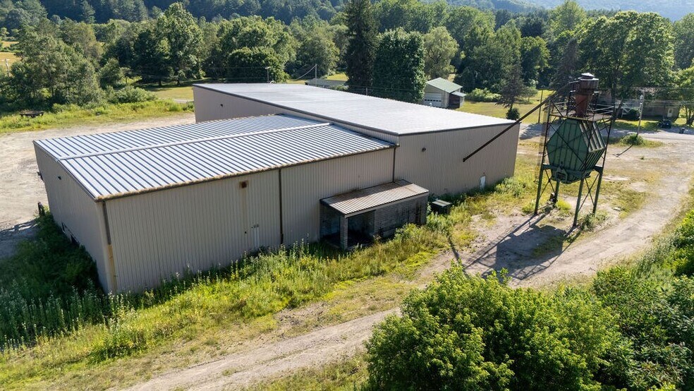 More Photos Of 398 Main St, Roulette Warehouse For Sale