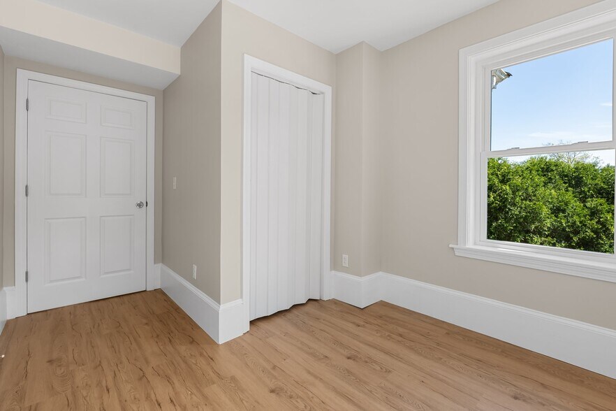 More Photos Of 6 Windsor St, Andover Office For Sale