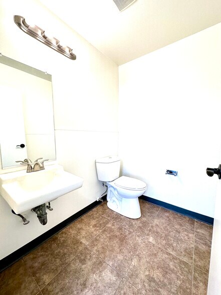 More Photos Of 5021 Calmview Ave, Baldwin Park Warehouse For Lease