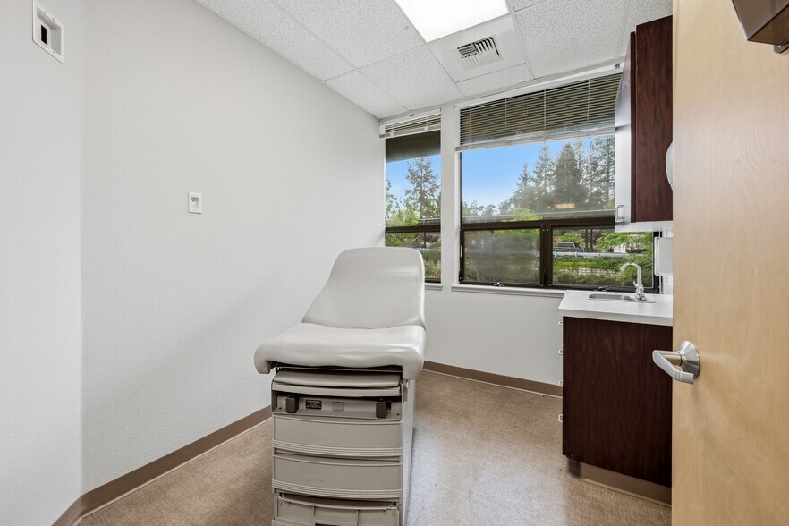 More Photos Of 300 Sierra College Dr, Grass Valley Medical For Sale