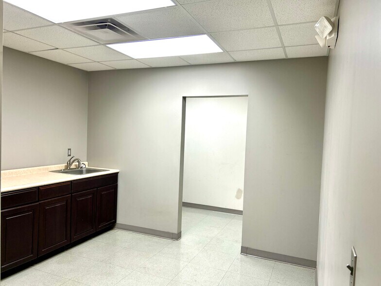More Photos Of 1207 Butler St, Oxford Unknown For Lease