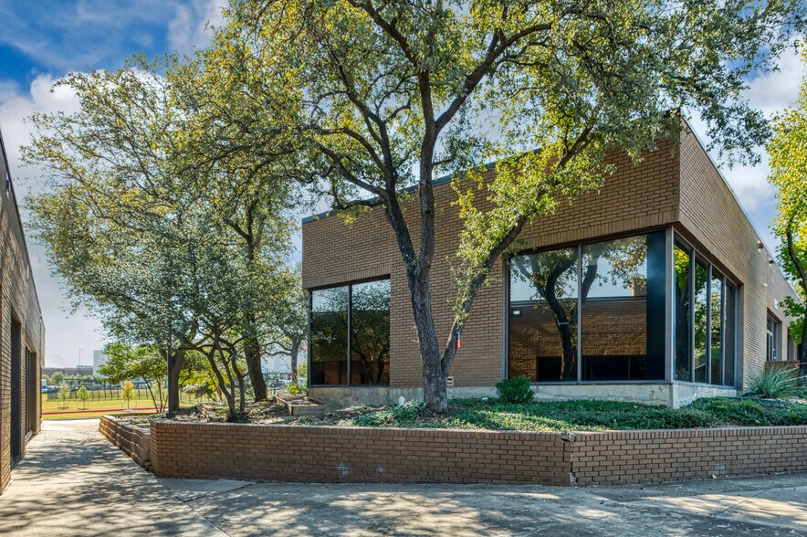 More Photos Of 1610 Corporate Ct, Irving Office For Lease