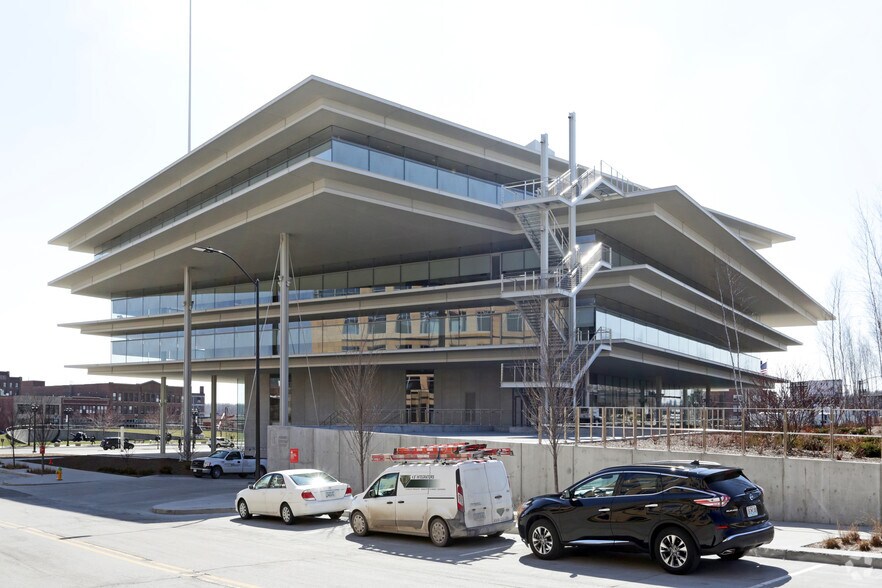 More Photos Of 1459 Grand Ave, Des Moines Office For Lease